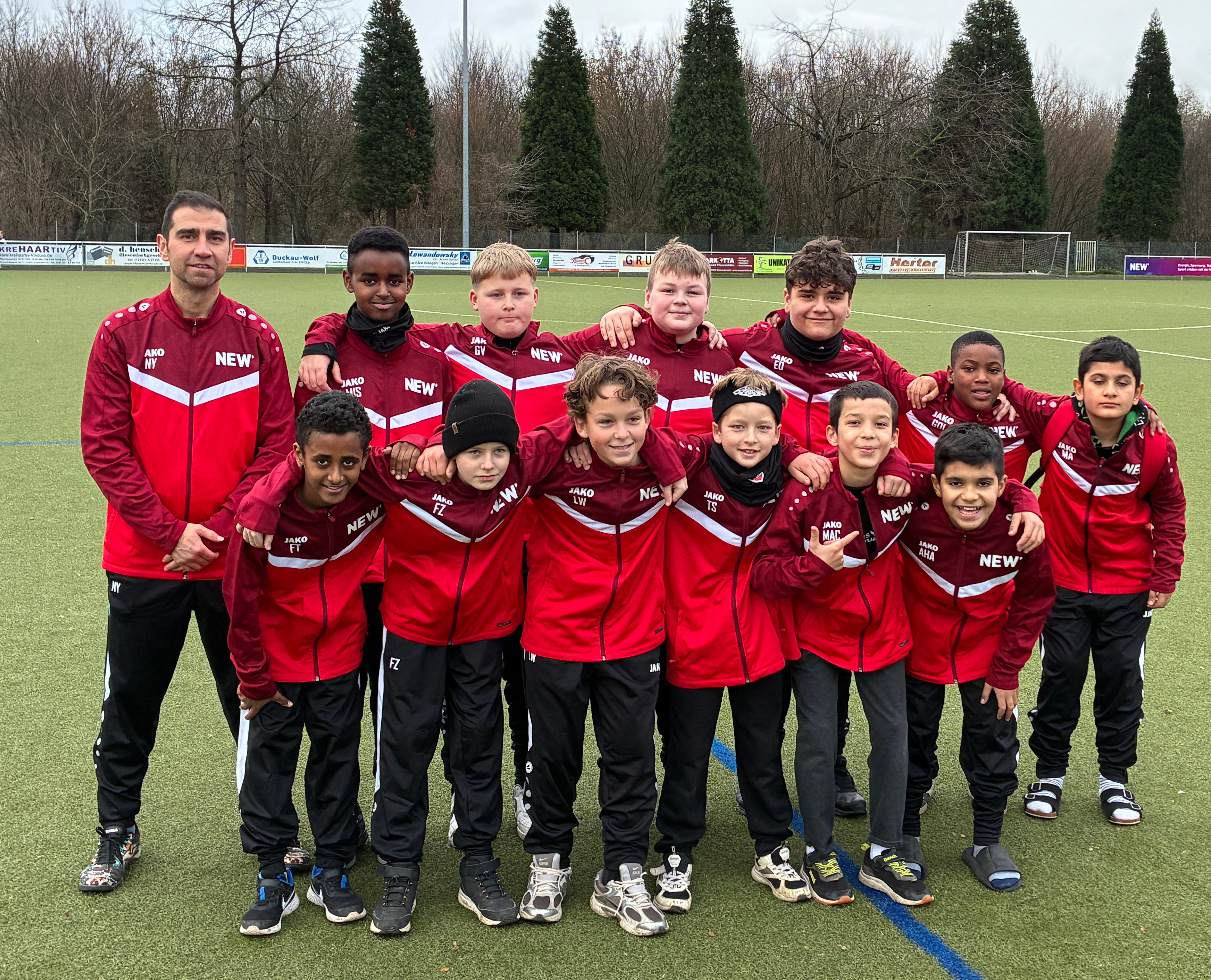 NEW-Gruppe unterstützt die D-Jugend des TuS Grevenbroich D Jugend Anzuge